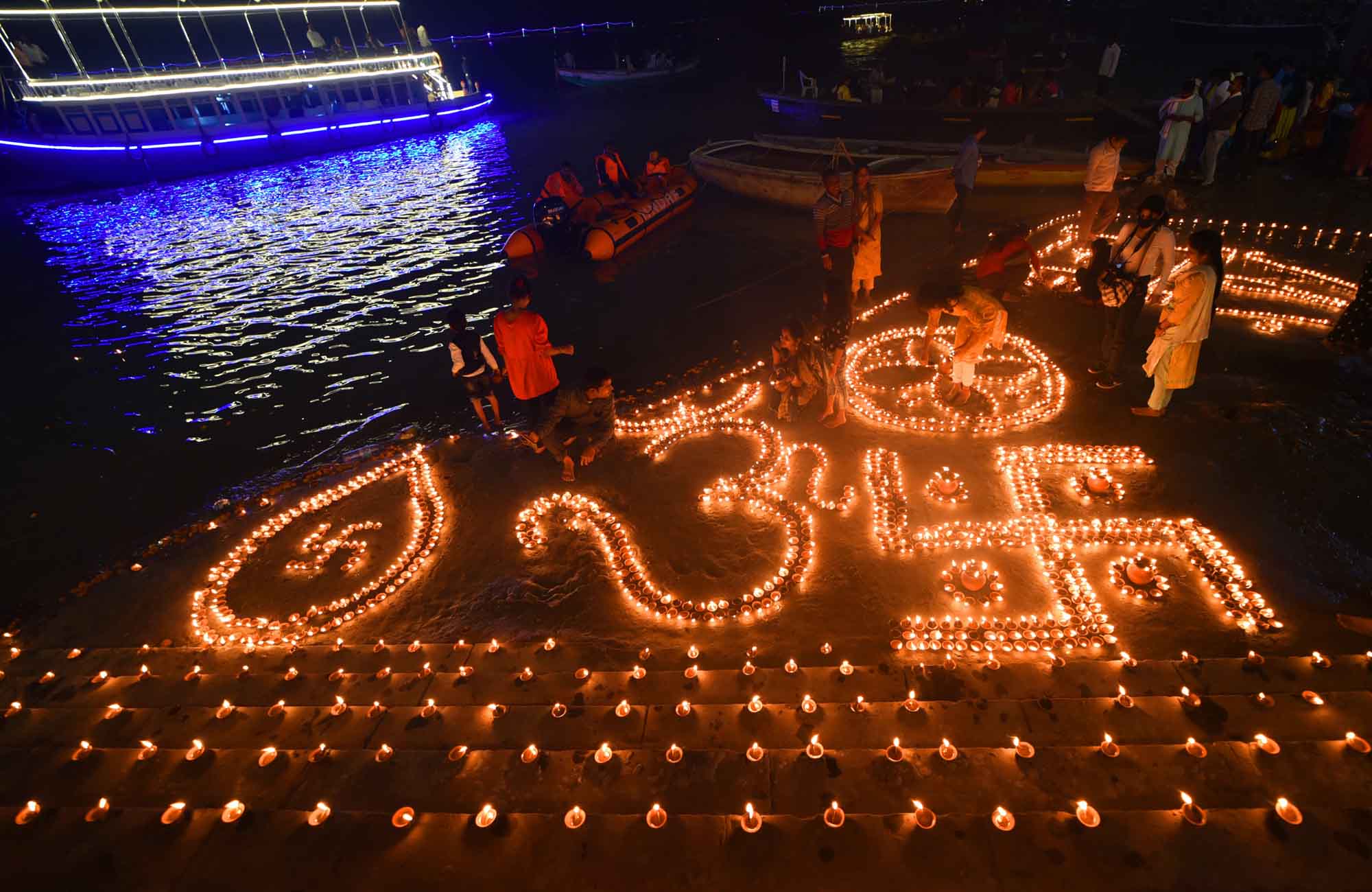 Varanasi ghat Dev Diwali 2